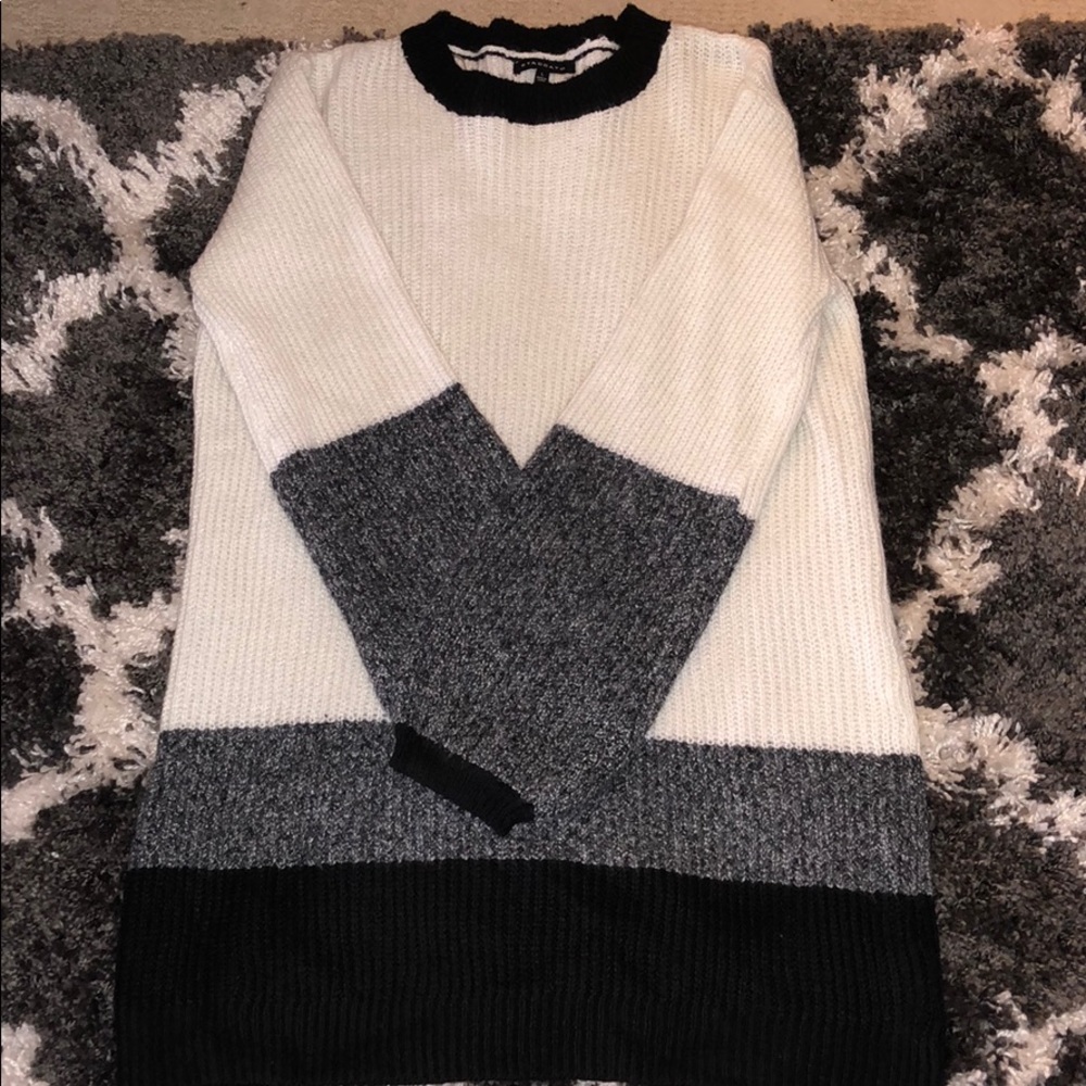 NEW Redress Boutique Colorblock Sweater size L